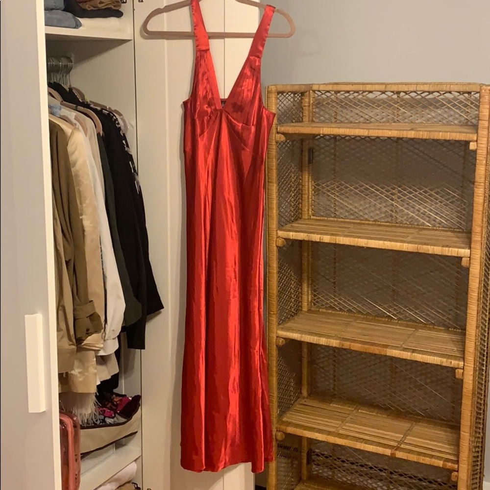 VINTAGE RED PLUNGE DRESS